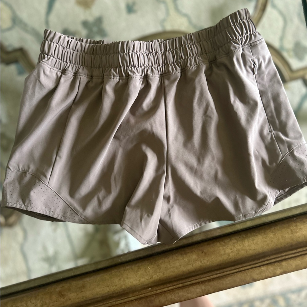 CALIA by Carrie Underwood Light Mauve Athletic Shorts infinity shorts 3” NWT XS